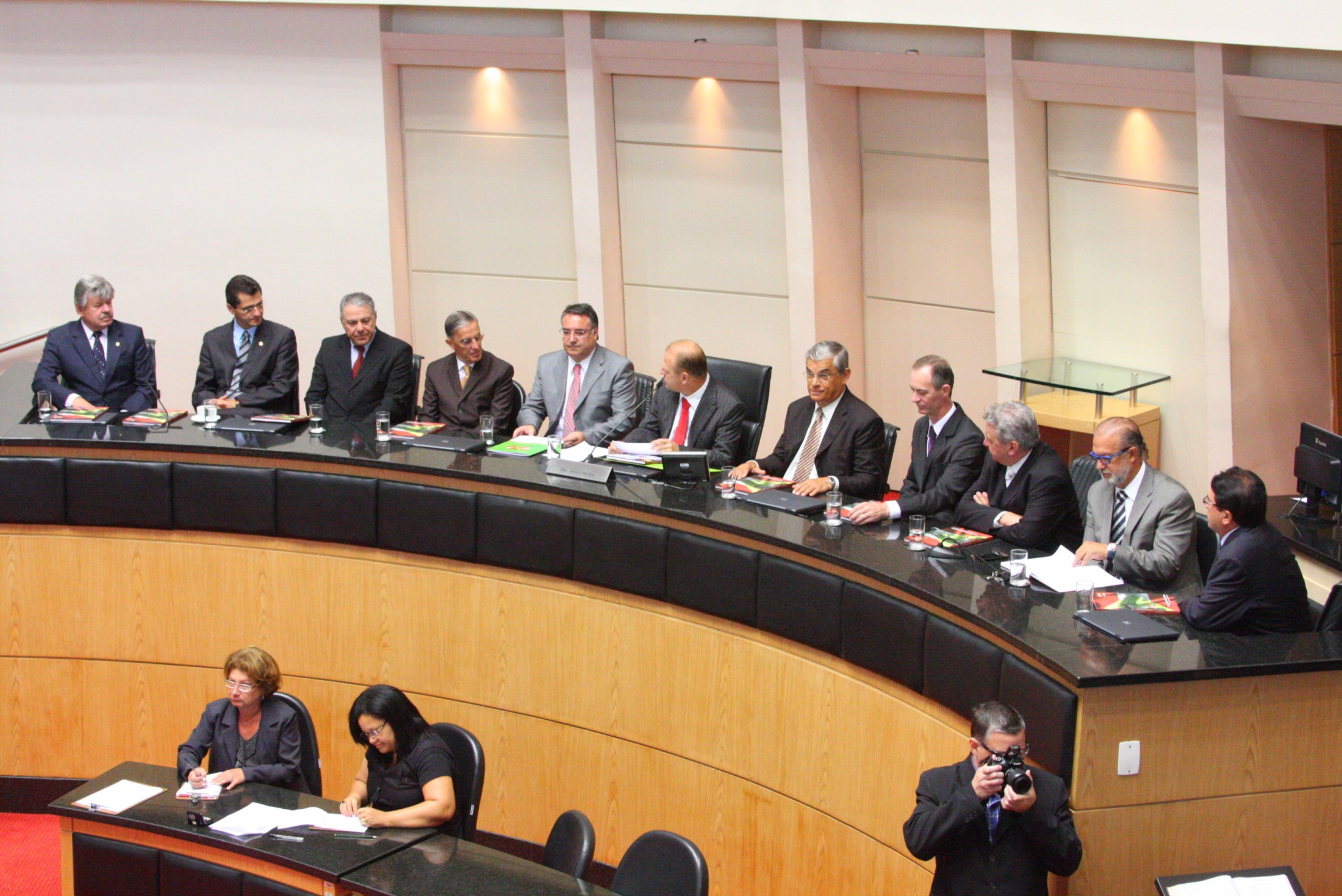 Sessão Especial de abertura dos trabalhos da 2ª Sessão Legislativa da 17ª Legislatura e Leitura da Mensagem Anual do Excelentíssimo Senhor Governador do Estado