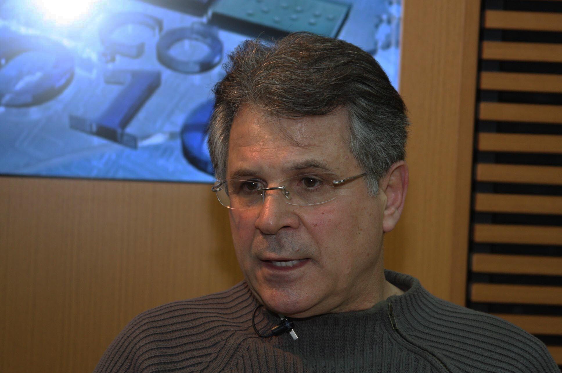 Livro apresenta olhar crítico sobre a universidade