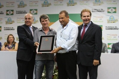 Camboriú Futebol Clube recebe homenagem da Assembleia Legislativa.