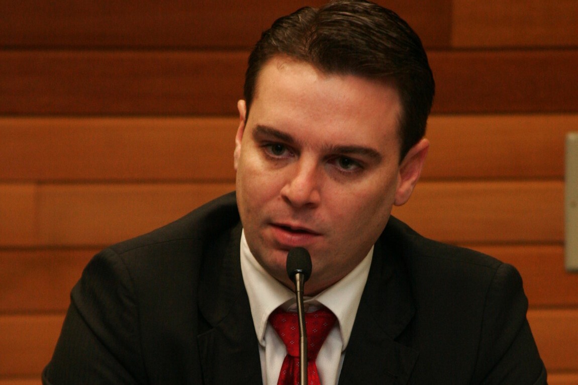 Cesar Júnior e Venzon devem reassumir mandatos de deputado