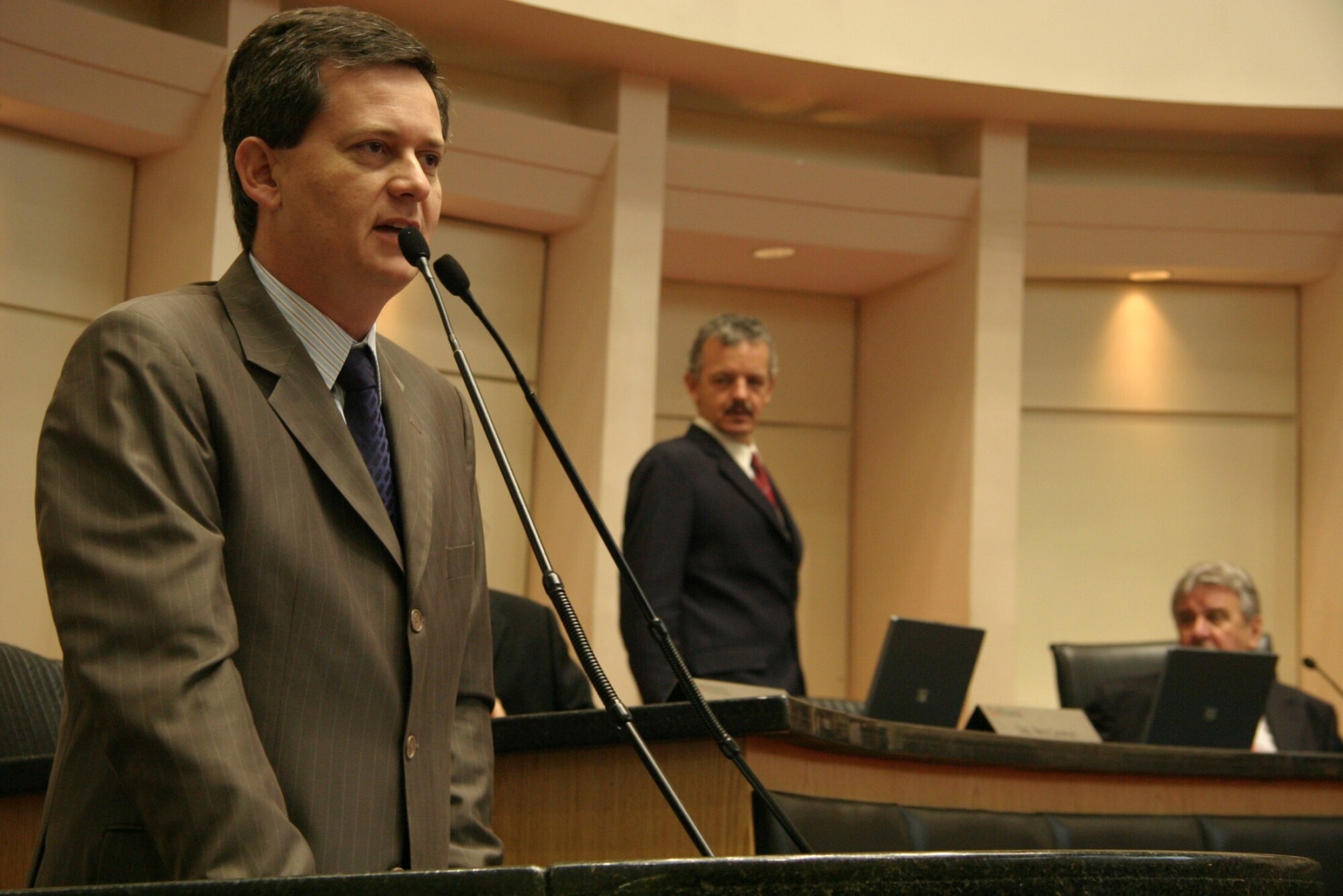 Jean Kuhlmann destaca obras em Blumenau