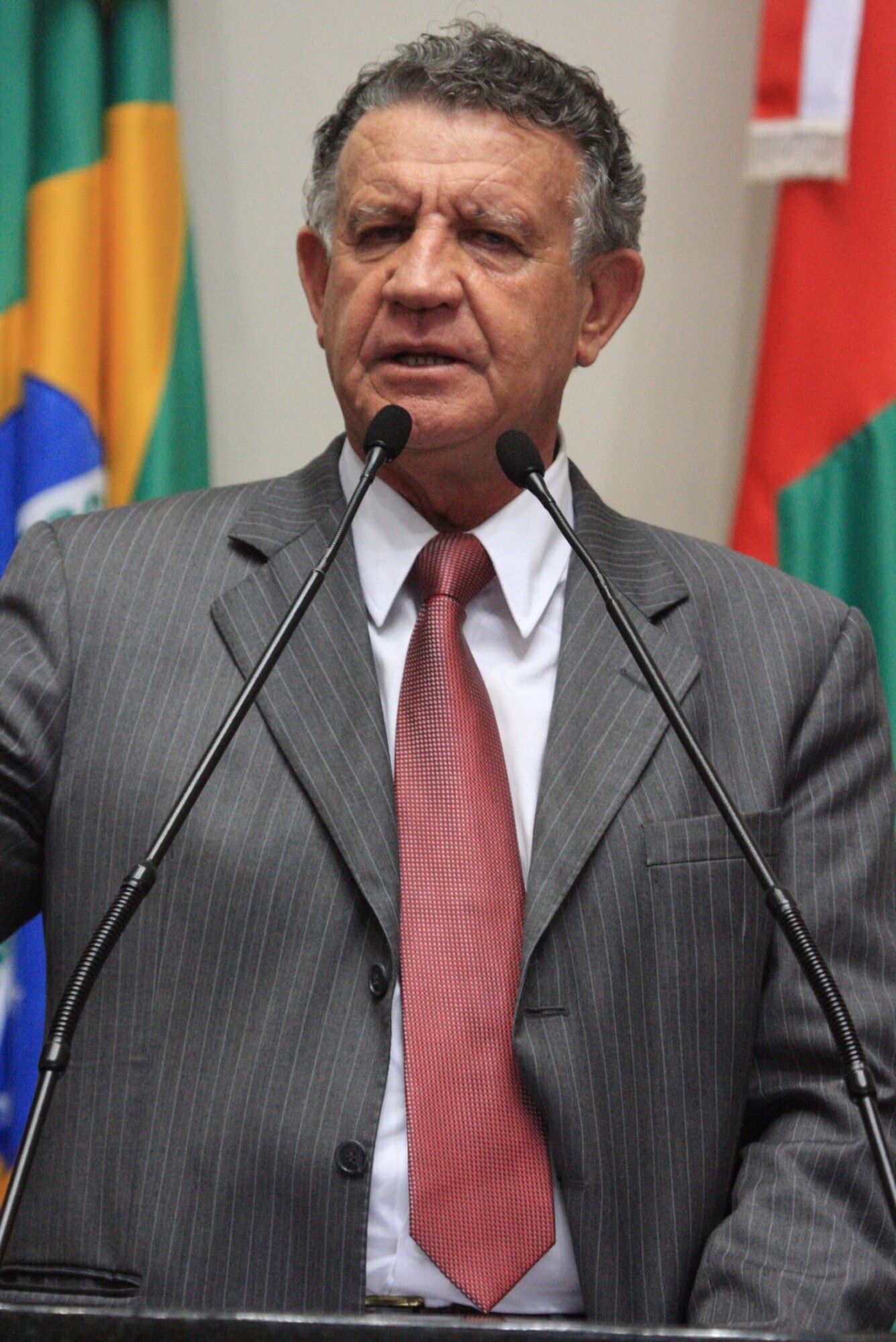 Edison Andrino elogia novo secretário de Turismo
