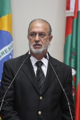 Nilson Gonçalves pede nomeação de servidores para comarca de Joinville