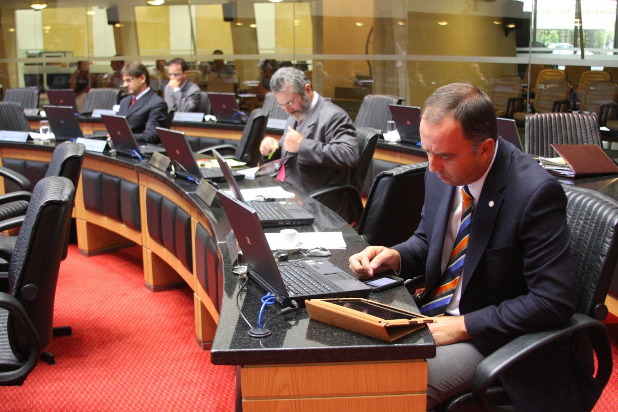 Lei da Ficha Limpa repercute entre os parlamentares