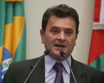 Governo retoma pavimentação da Rodovia Caminhos da Neve