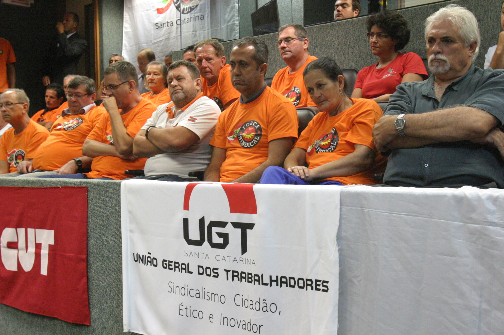 Reajuste no mínimo regional é aprovado na Comissão de Finanças e deve ir a Plenário hoje