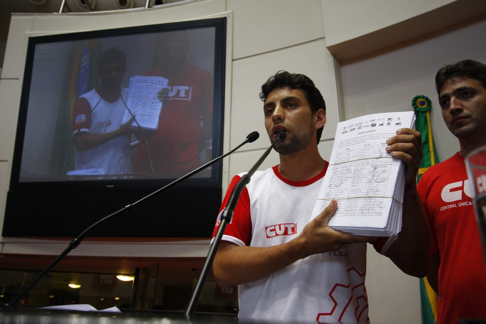 Coletivo sindical pede apoio ao Parlamento em prol dos Bombeiros Voluntários de SC