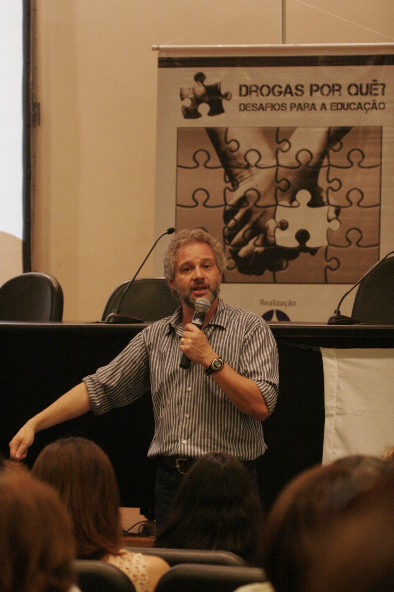 Evento debate conceitos, usos e abordagens sobre drogas