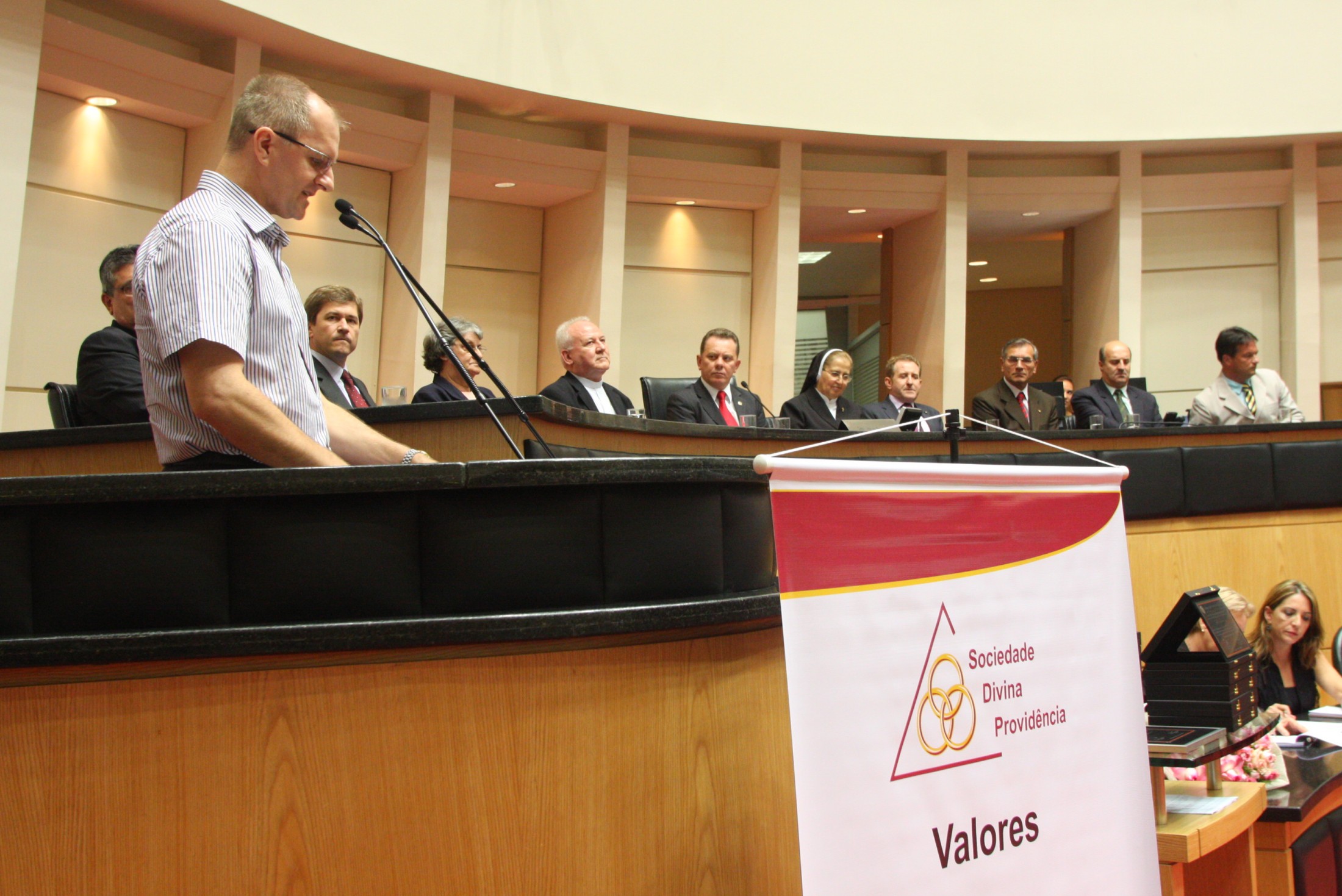 Sessão Especial em homenagem à Sociedade Divina Providência