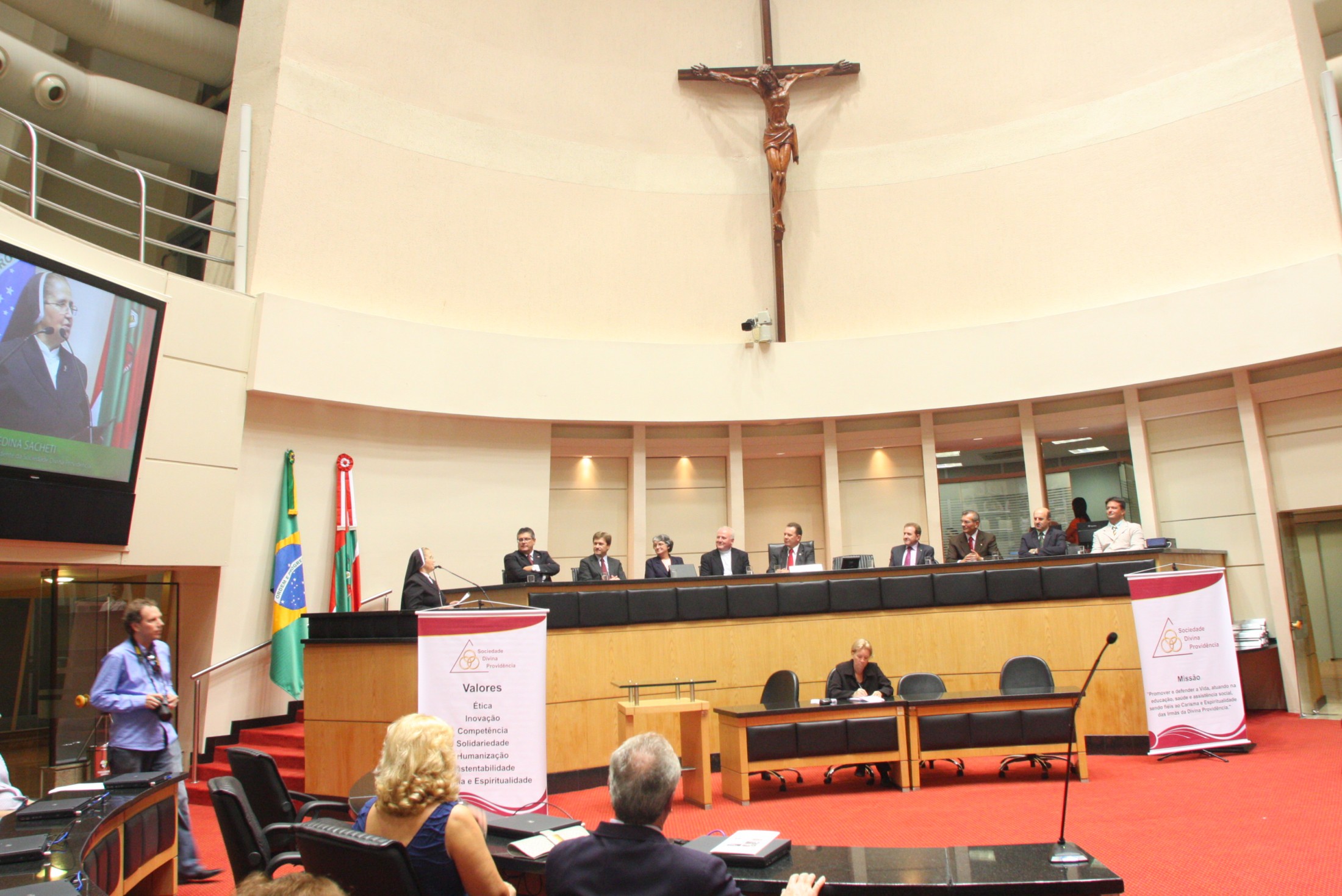 Sessão Especial em homenagem à Sociedade Divina Providência