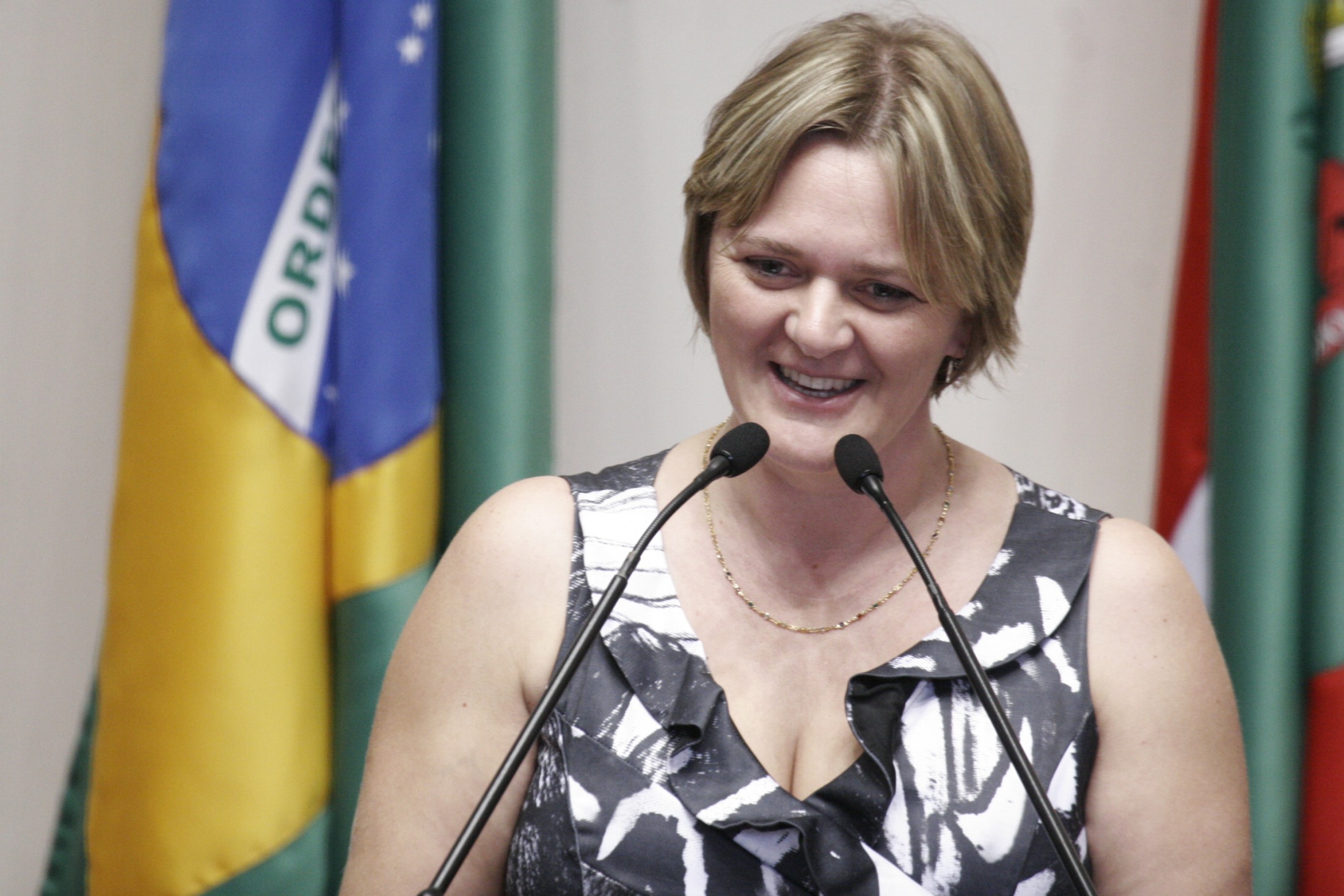 Deputada Luciane Carminatti (PT)