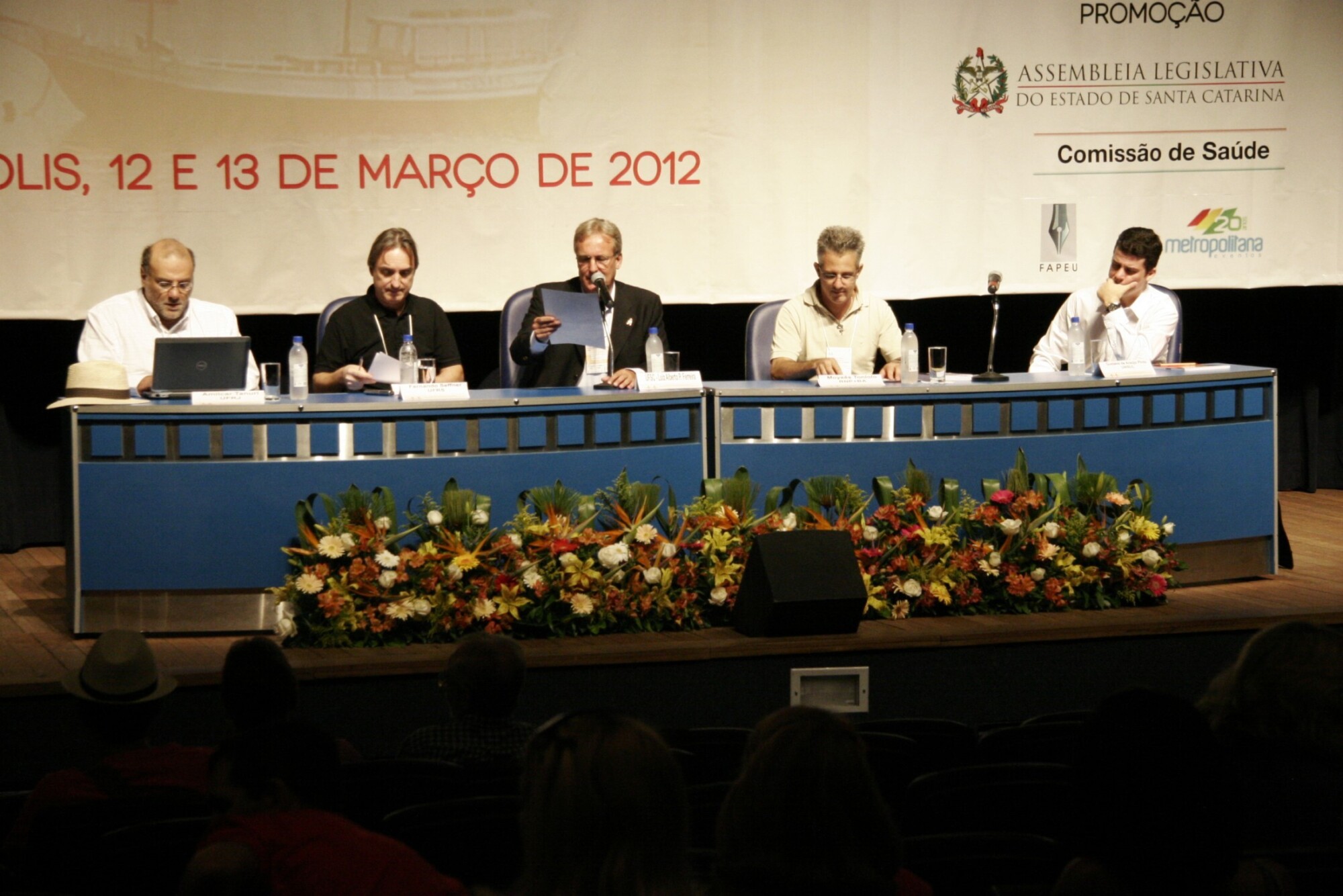 Simpósio sobre Aids debate prevenção e tratamento