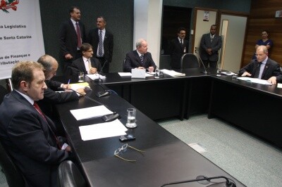 Comissão de Finanças delibera empréstimos para a Casan e cronograma de audiências