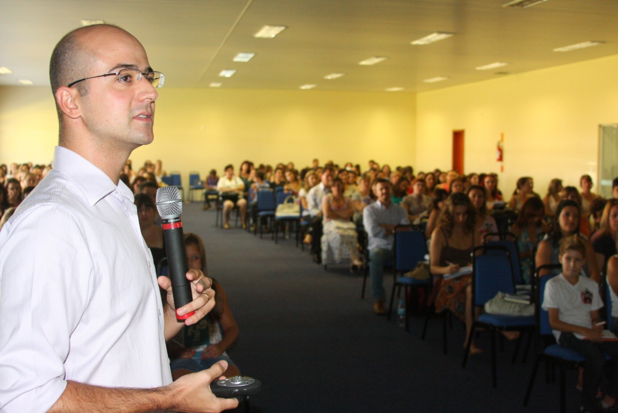 Alunos e educadores de Chapecó debatem navegação segura na web