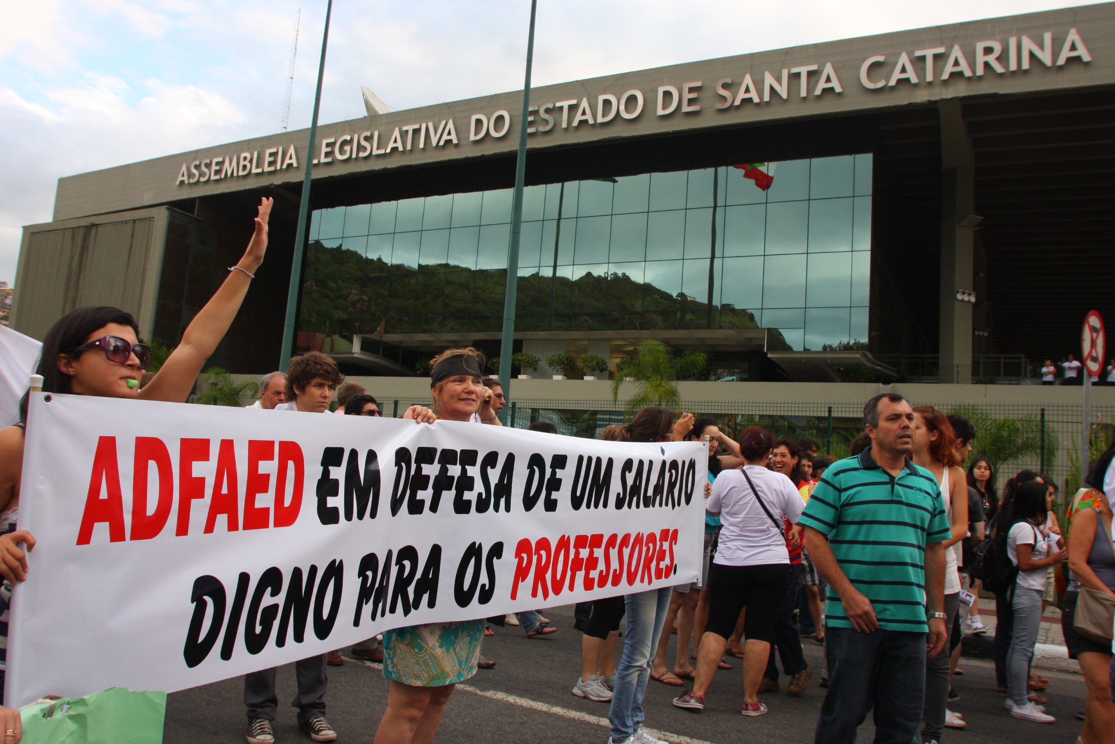 Passeata dos Professores em frente a Assembléia