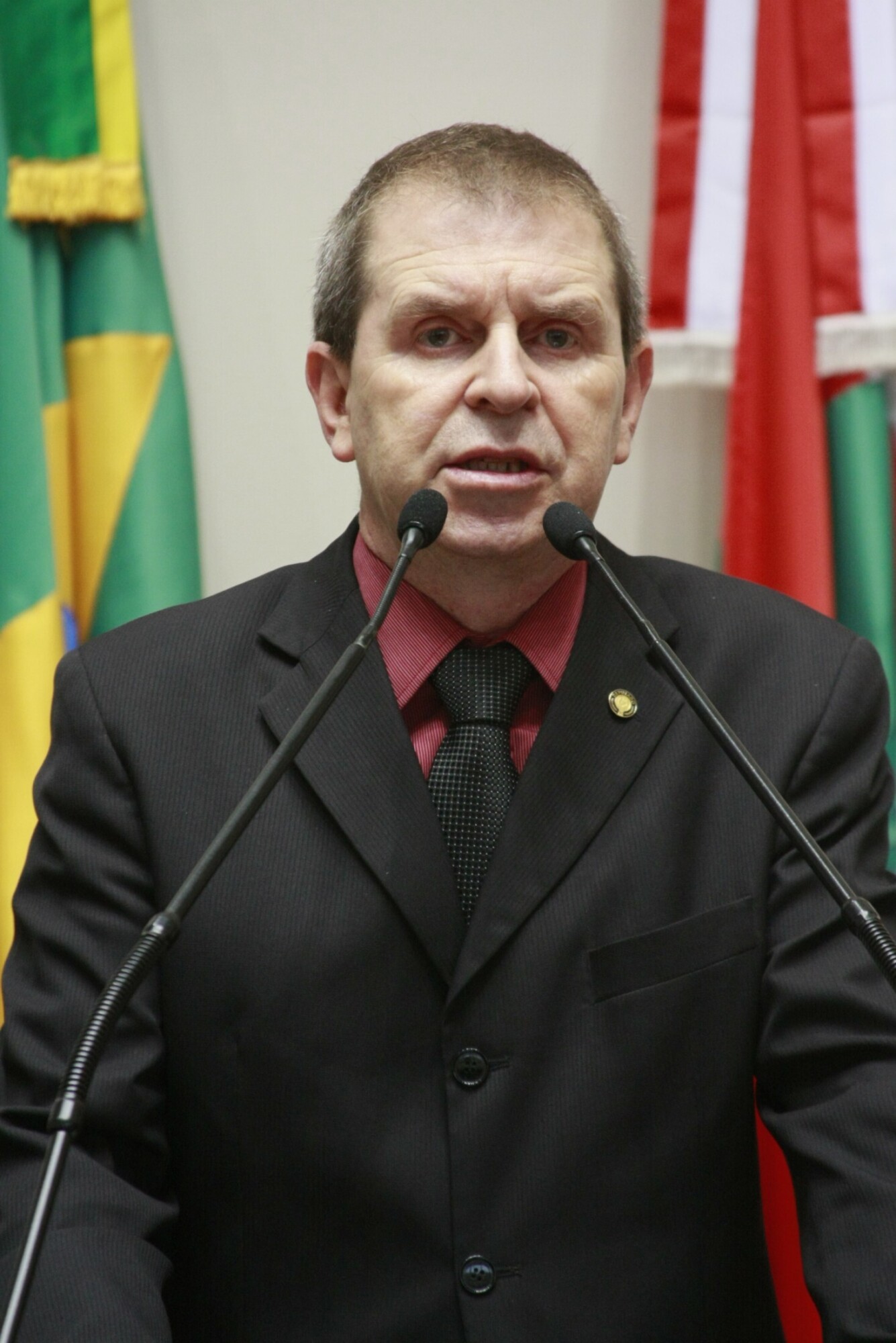 Eskudlark comemora aprovação do adicional de permanência a policiais civis e militares
