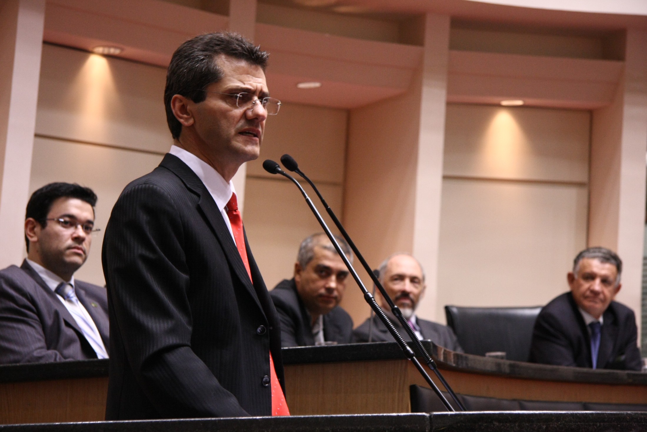 Sessão Solene de entrega de Título de Cidadão Catarinense ao Senhor Marco Aurélio Raimundo