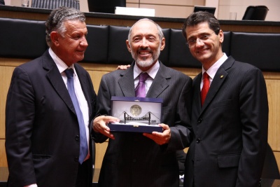 Sessão Solene de entrega de Título de Cidadão Catarinense ao Senhor Marco Aurélio Raimundo