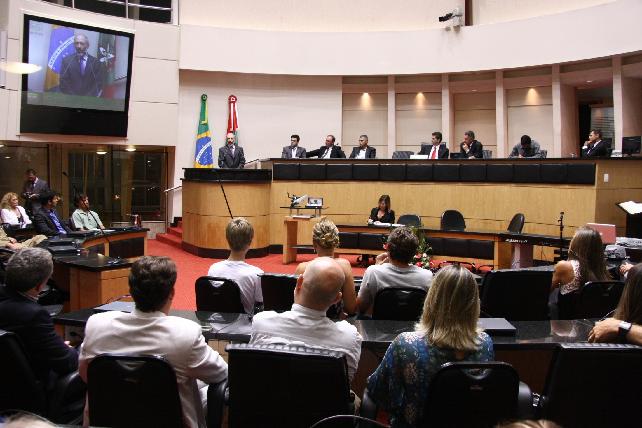 Sessão Solene de entrega de Título de Cidadão Catarinense ao Senhor Marco Aurélio Raimundo