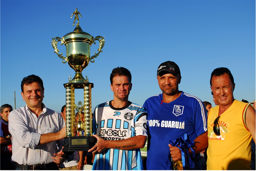 Elizeu e troféu Guarujá