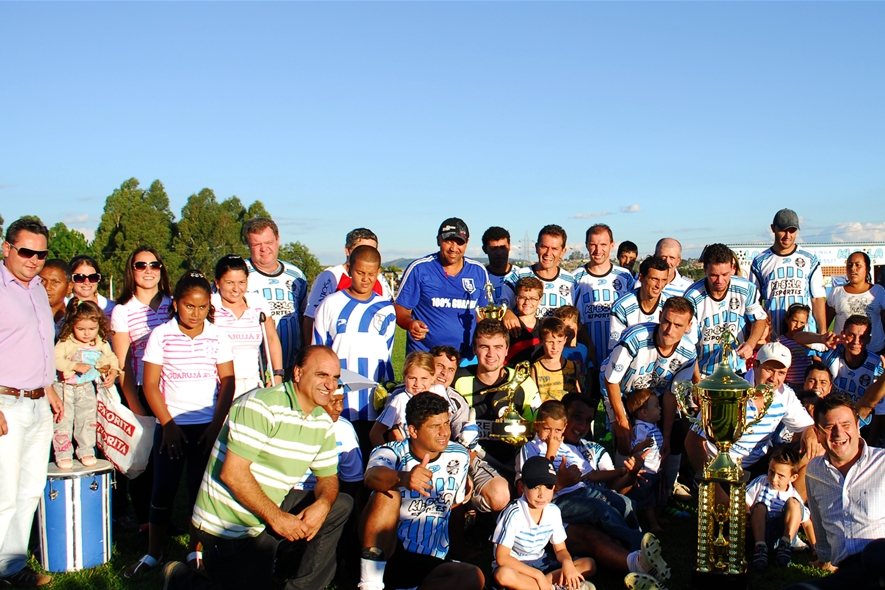 Elizeu e time campeão