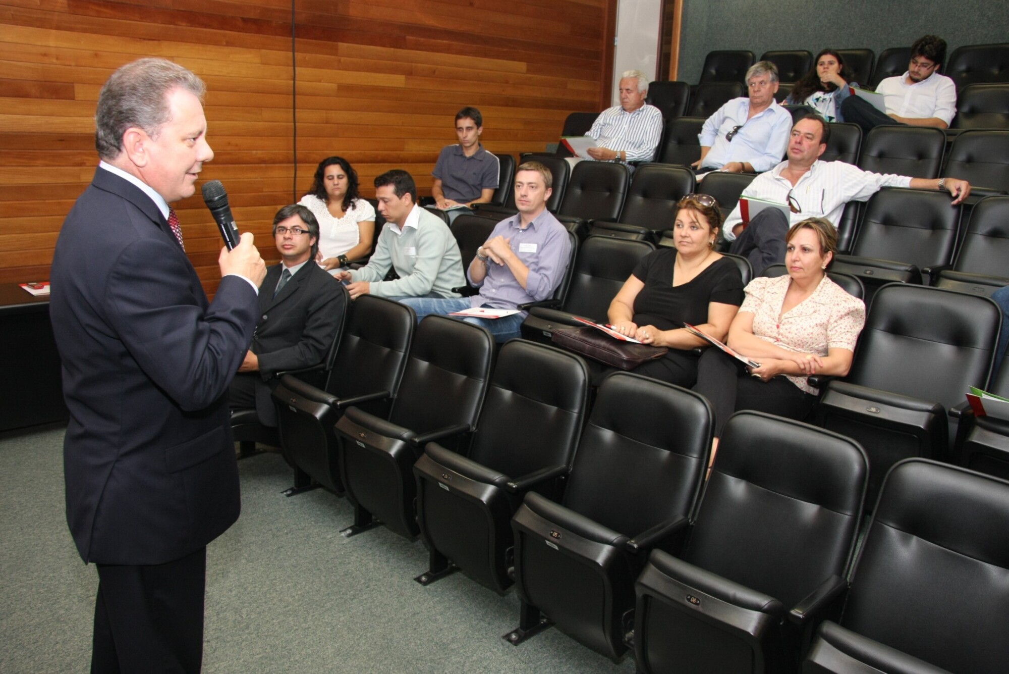 Programa de Formação de Agentes Públicos e Políticos