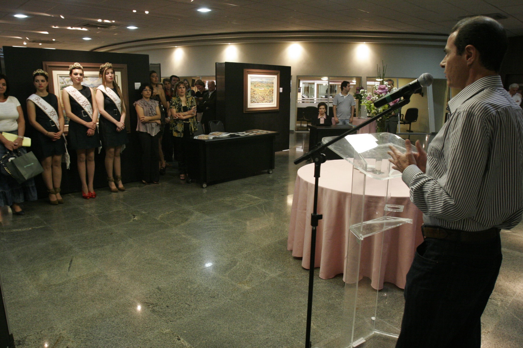 Exposição e Lançamento Literário - Yolanda Bathke