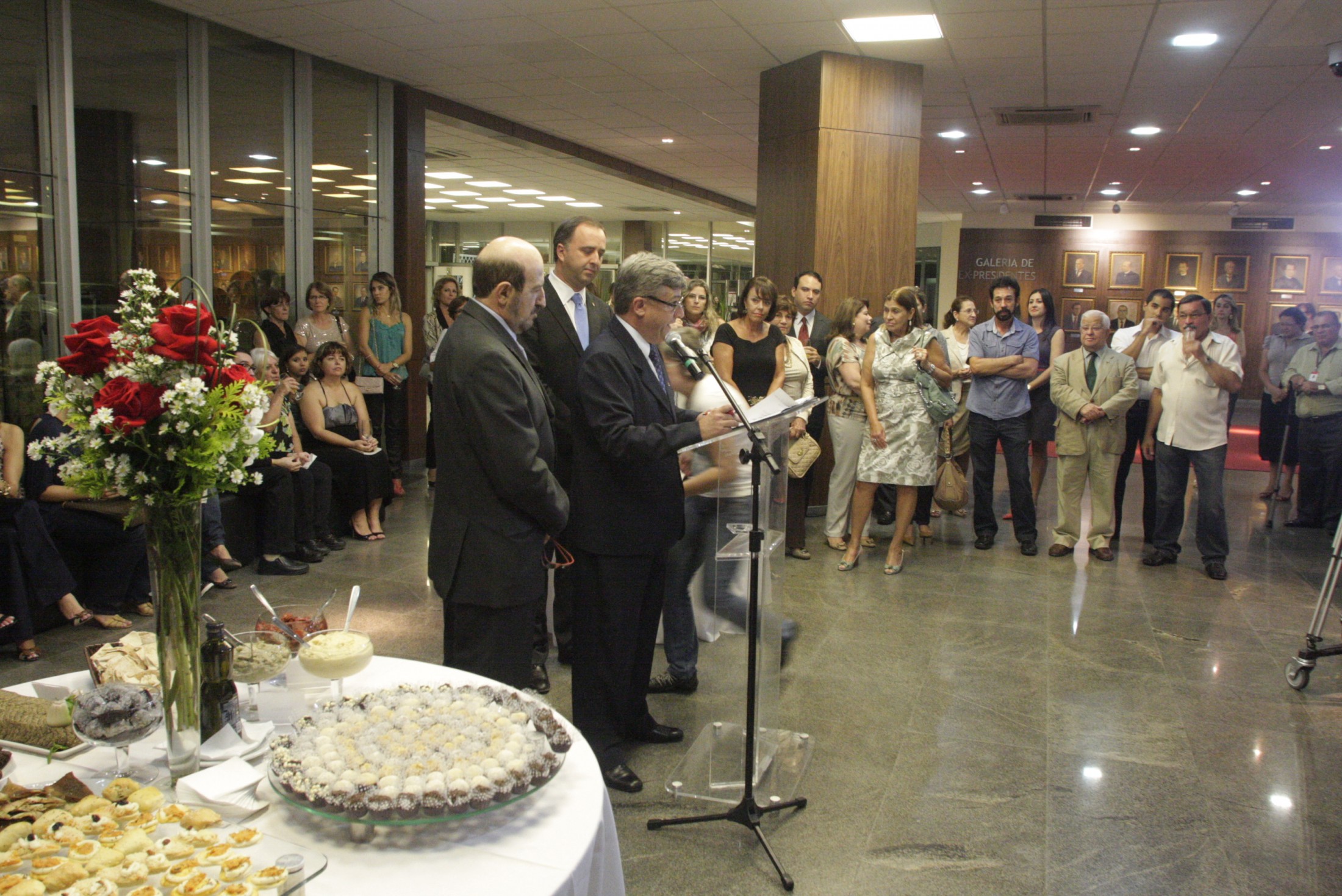 Lançamento Literário: Livro da Mamãe da Gravidez à Amamentação - Autor: Pediatra Dr. Cecim El Achkar