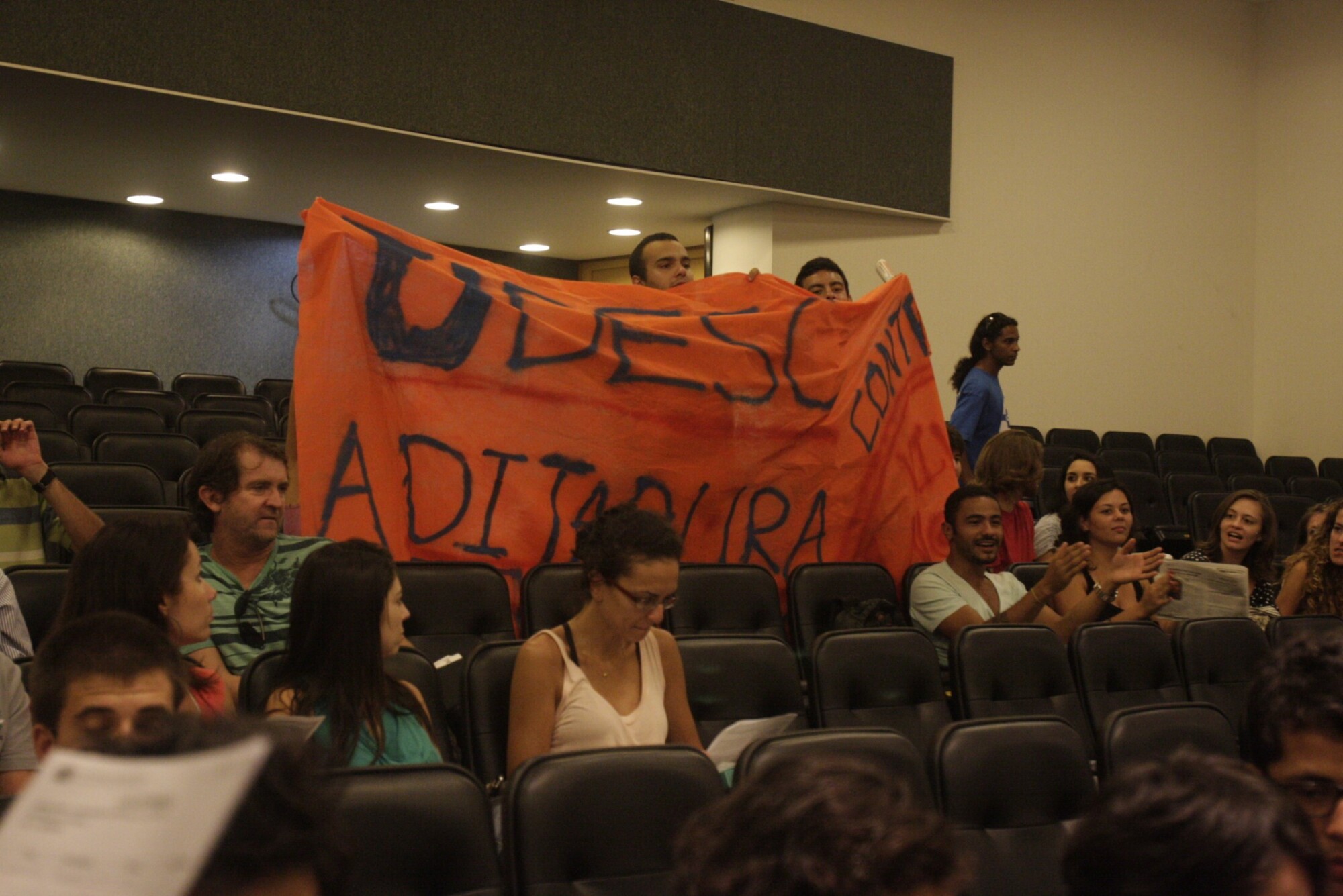 Audiência pública ?Enquadramento da Udesc na Lei 15.695/2011?