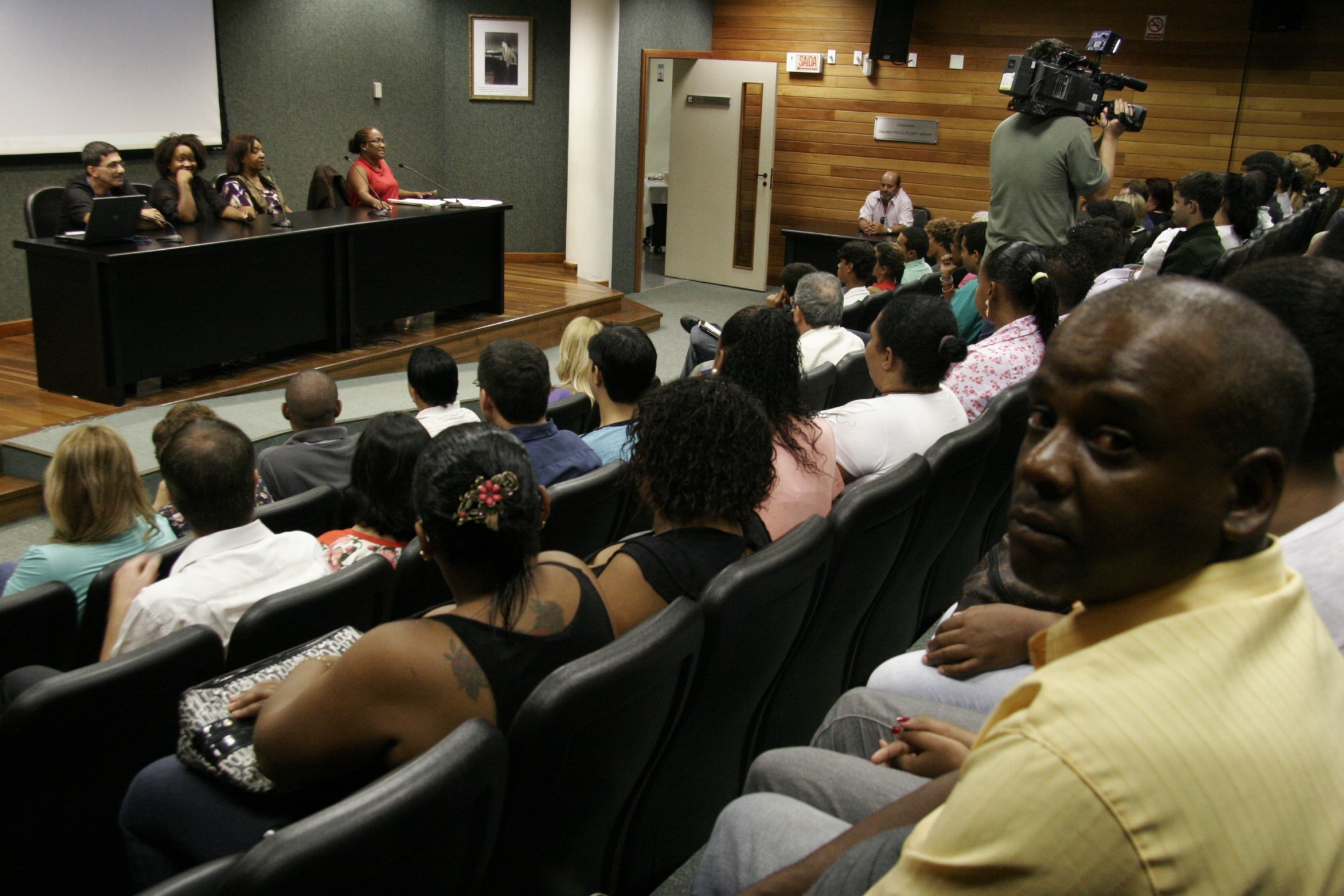 Reunião do PAB com as entidades indicadoras e os responsáveis dos jovens classificados no processo seletivo do Programa Antonieta de Barros/Gestão 2012