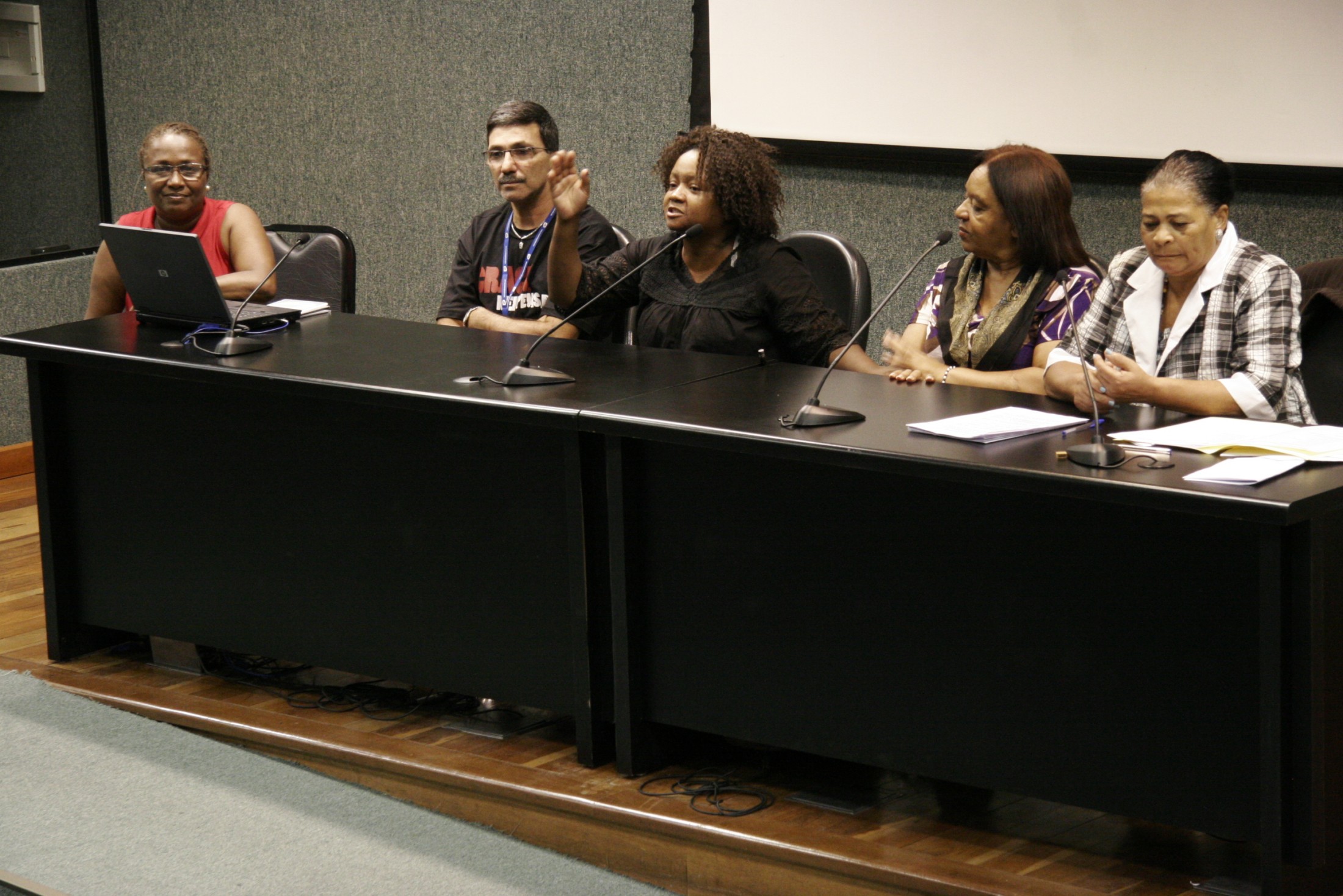 Reunião do PAB com as entidades indicadoras e os responsáveis dos jovens classificados no processo seletivo do Programa Antonieta de Barros/Gestão 2012