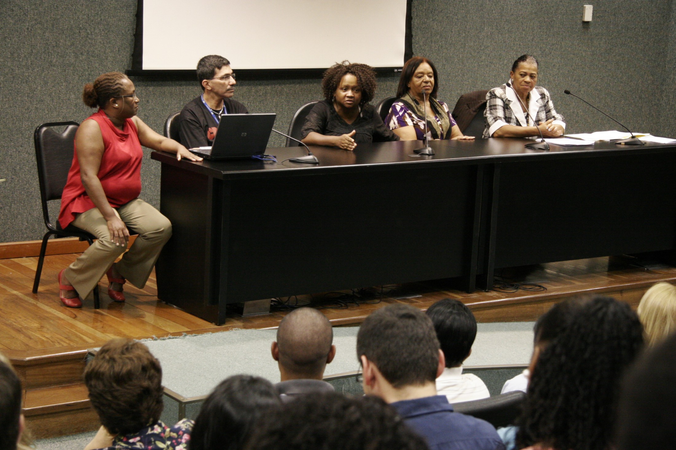 Reunião do PAB com as entidades indicadoras e os responsáveis dos jovens classificados no processo seletivo do Programa Antonieta de Barros/Gestão 2012