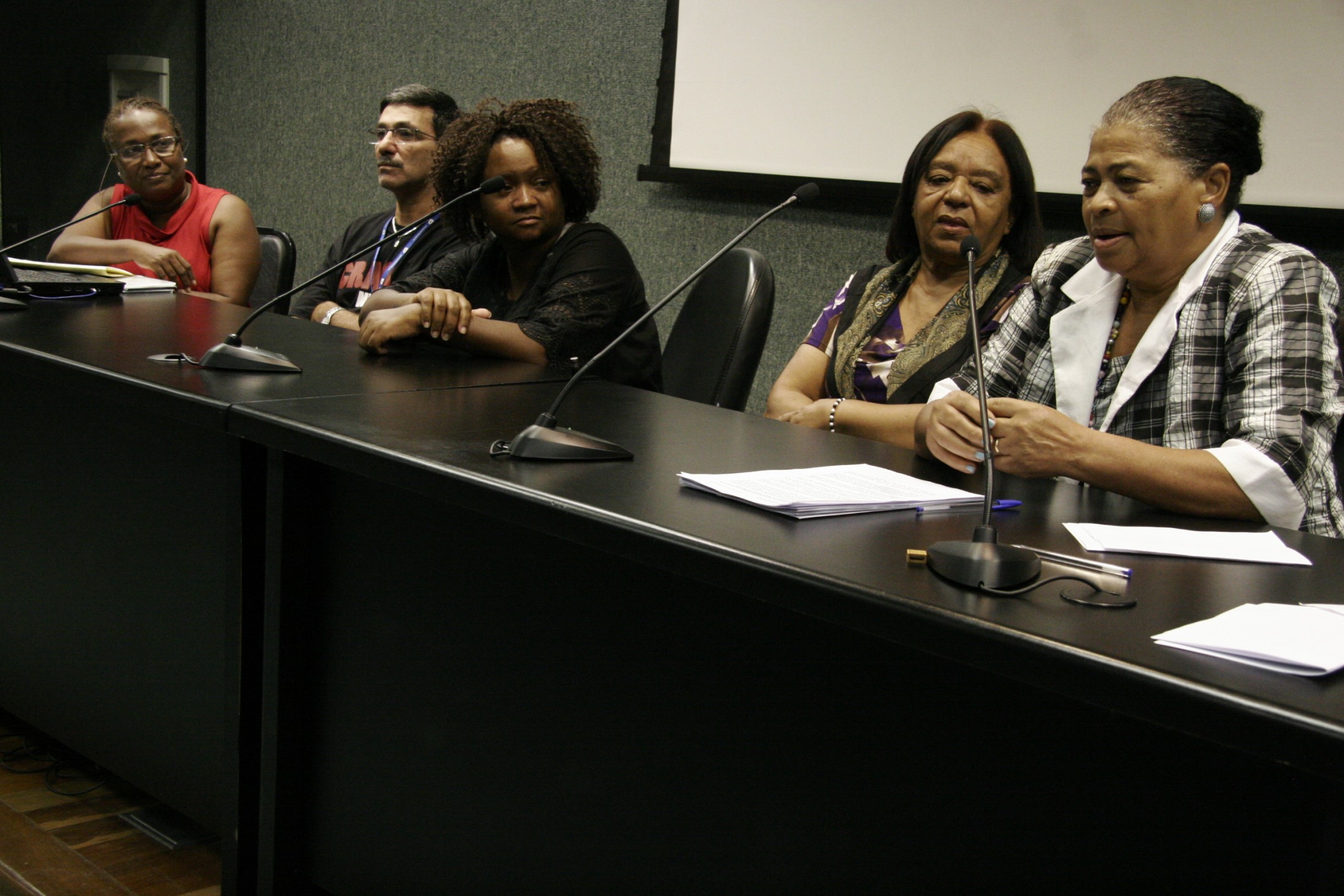Reunião do PAB com as entidades indicadoras e os responsáveis dos jovens classificados no processo seletivo do Programa Antonieta de Barros/Gestão 2012