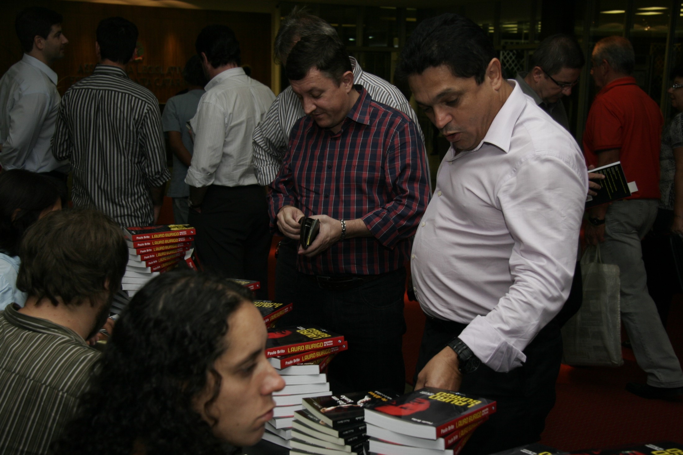 Lançamento Literário Segredos do Bruxo - Autor: Paulo Brito