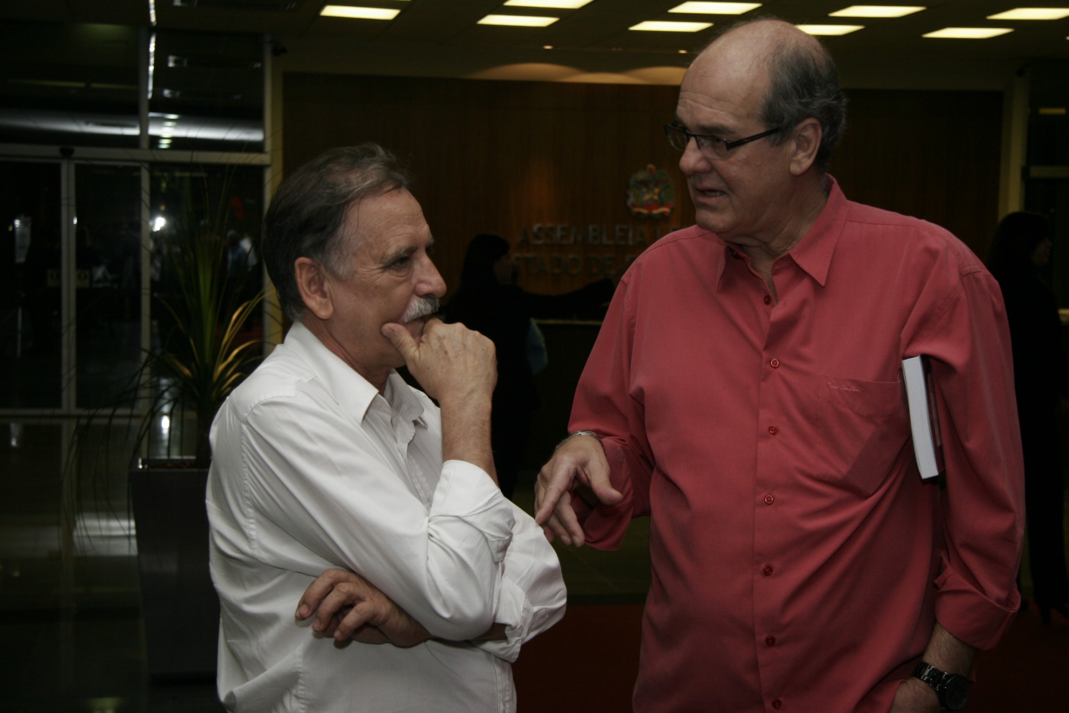 Lançamento Literário Segredos do Bruxo - Autor: Paulo Brito