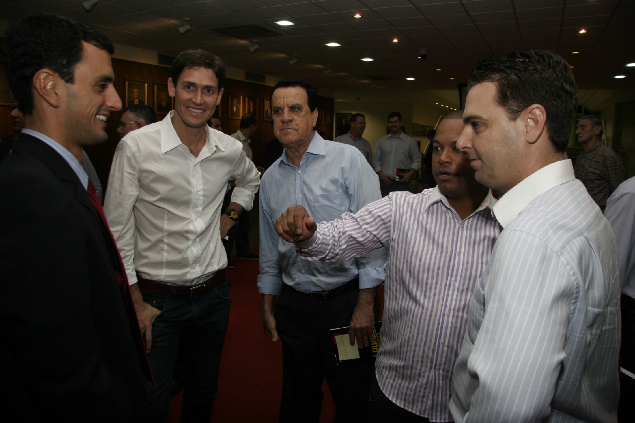 Lançamento Literário Segredos do Bruxo - Autor: Paulo Brito