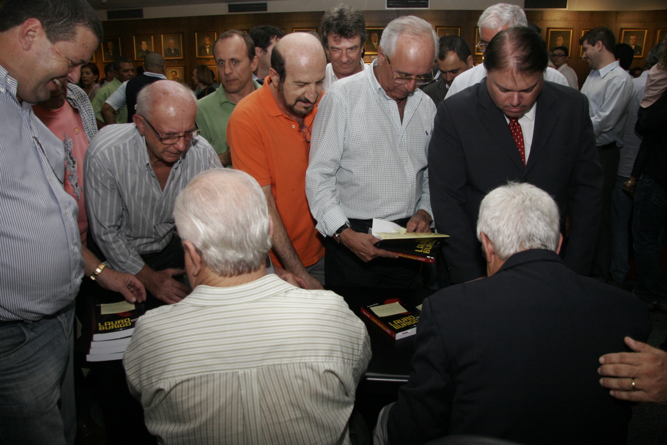 Lançamento Literário Segredos do Bruxo - Autor: Paulo Brito