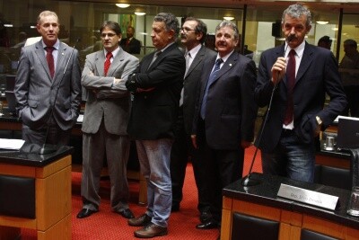 Poluição visual e terrenos públicos são temas de projetos na Assembleia