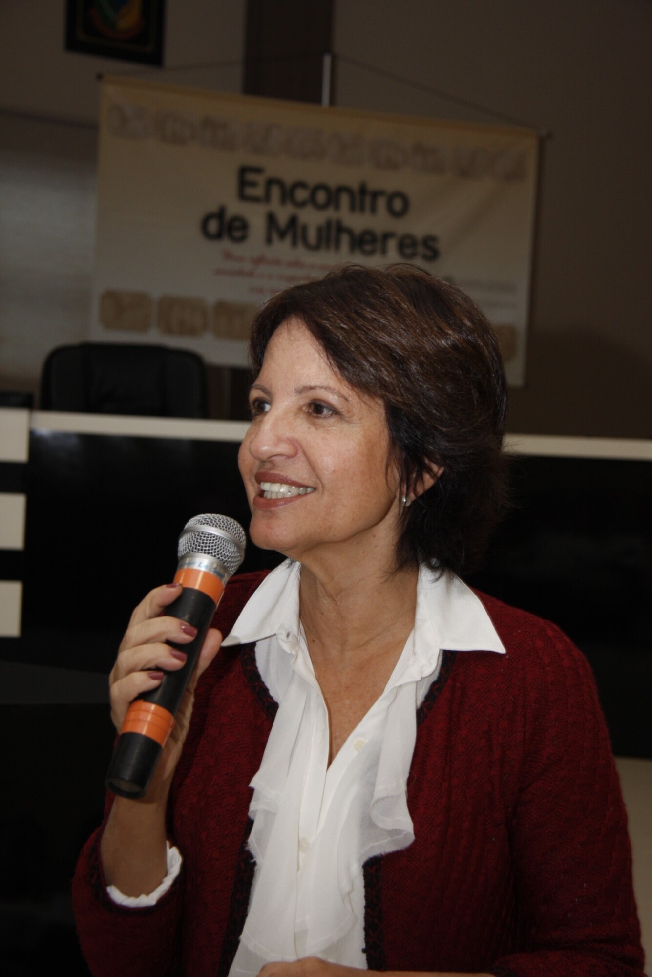 Palestra de Leila Ferreira estimula reflexões