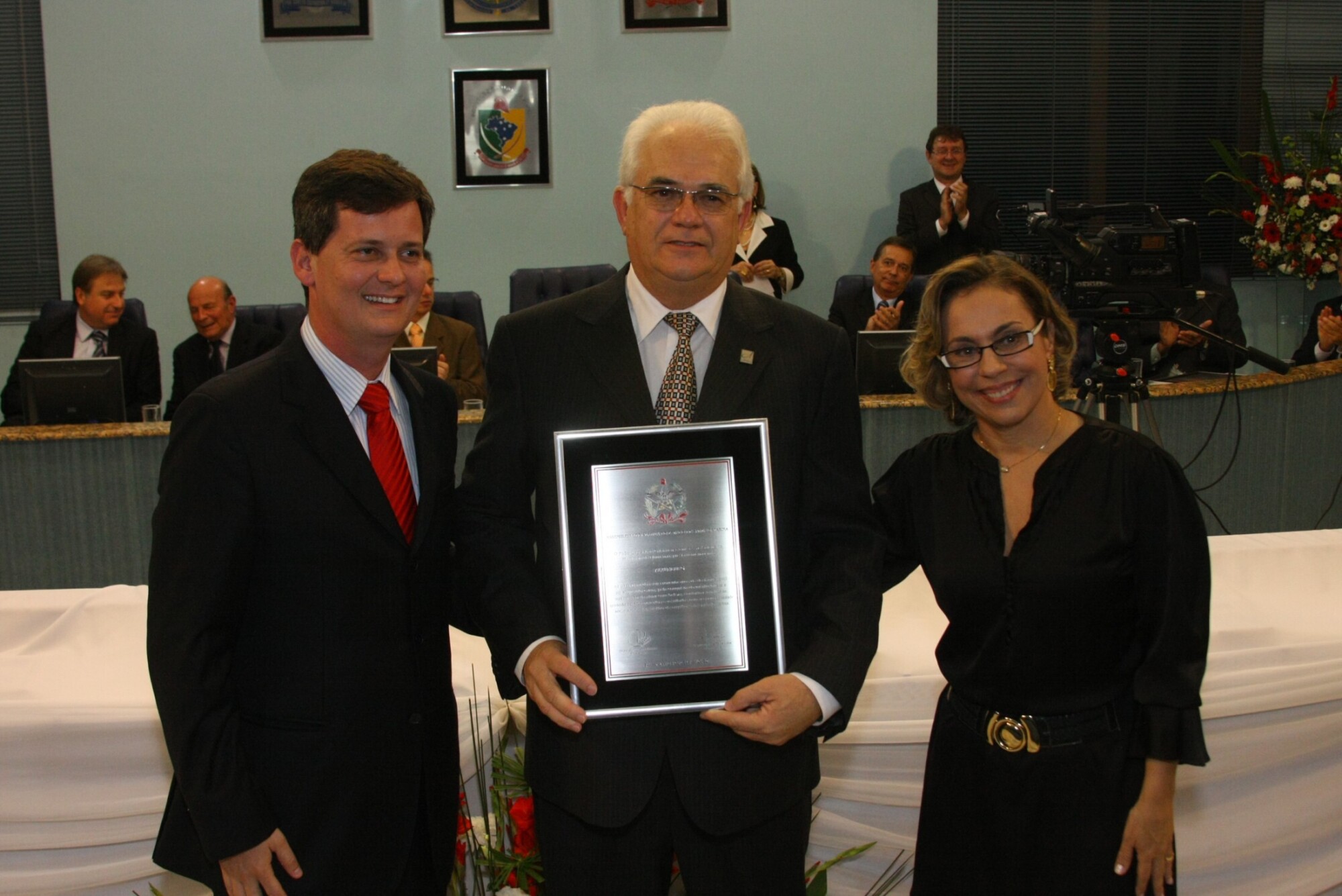 Legislativo homenageia empresas do setor têxtil de Blumenau e região