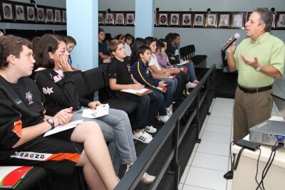 Jovens participam de Programa de Formação de Vereadores Mirins em Florianópolis