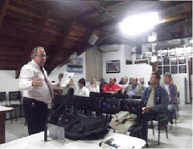 Vereadores e candidatos participam de curso de formação política