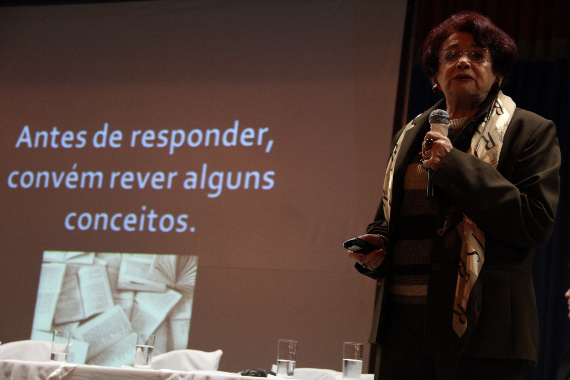 Seminário sobre o processo de inclusão escolar da pessoa com deficiência no Brasil - Blumenau - Palestrante: Professora Rosita Edler Carvalho