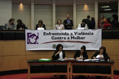 CPMI - Enfrentando a Violência Contra a Mulher