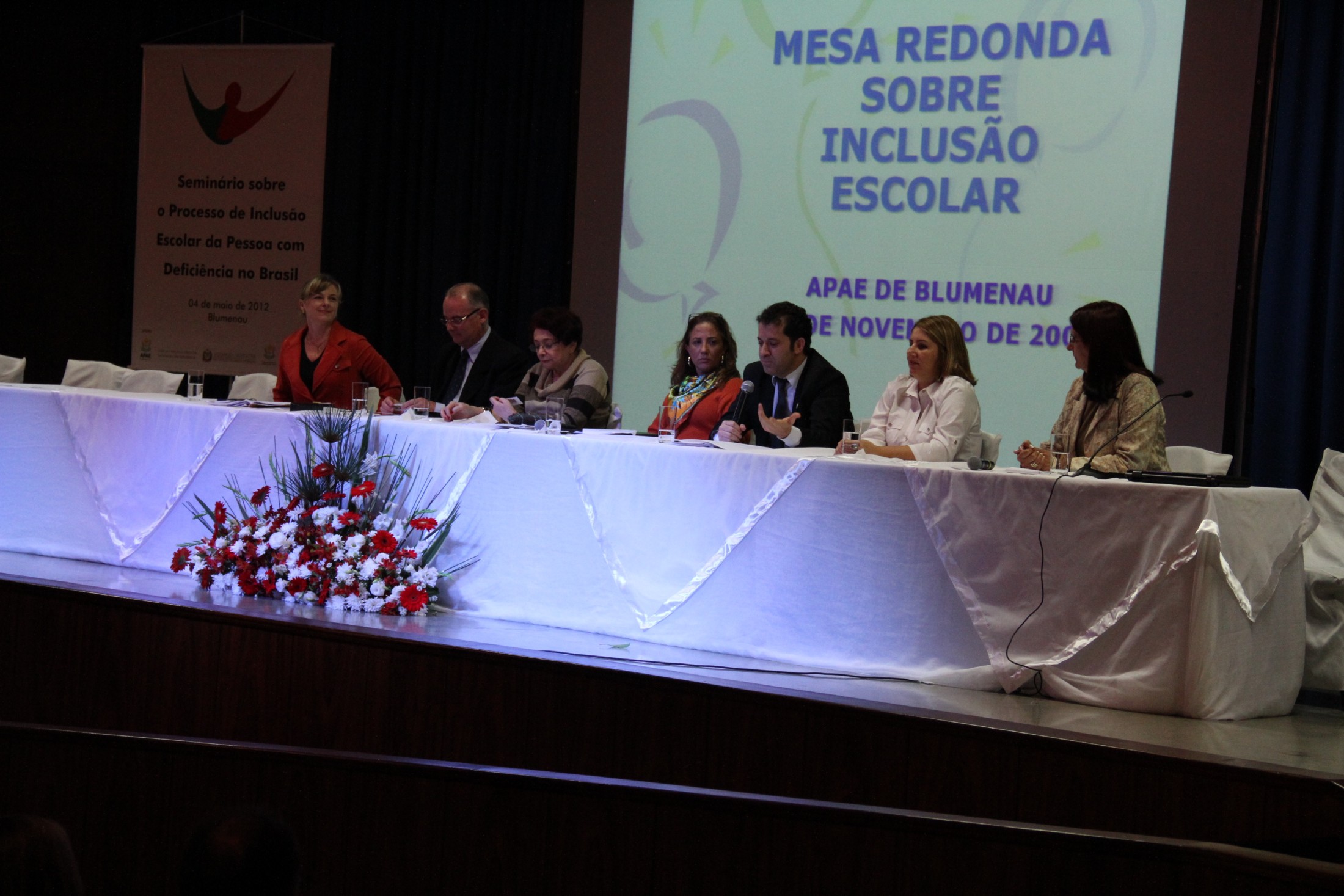 Seminário sobre o processo de inclusão escolar da pessoa com deficiência no Brasil - Blumenau