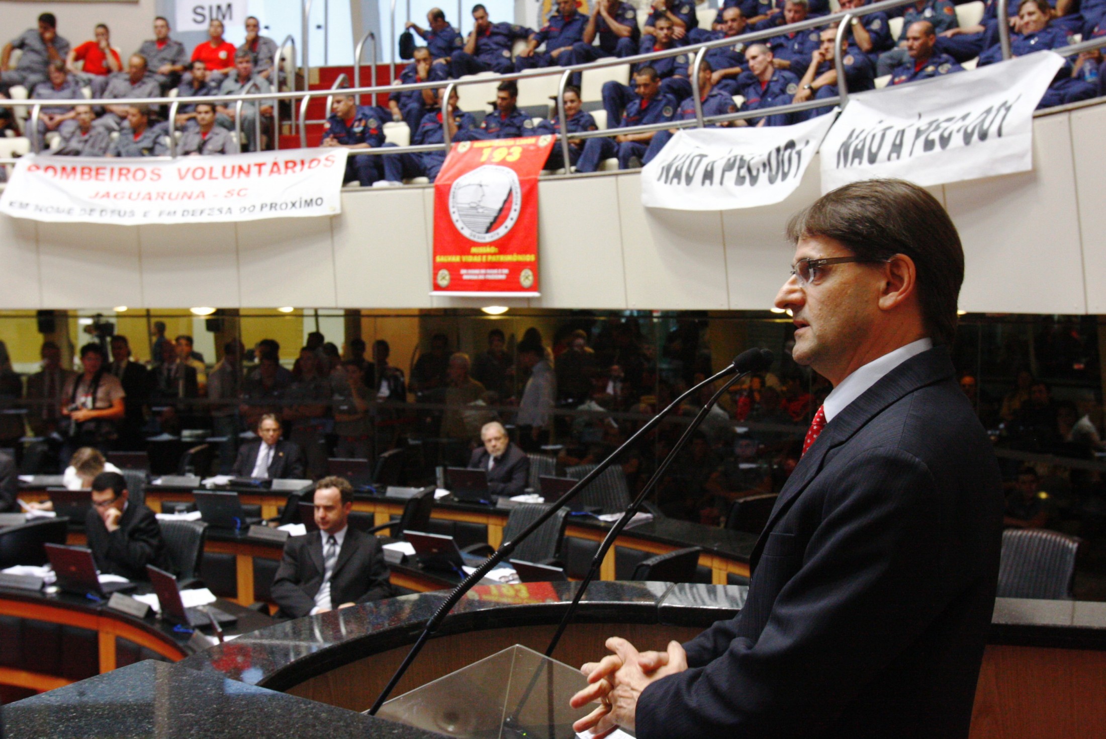 Saretta comemora aprovação da PEC dos Bombeiros