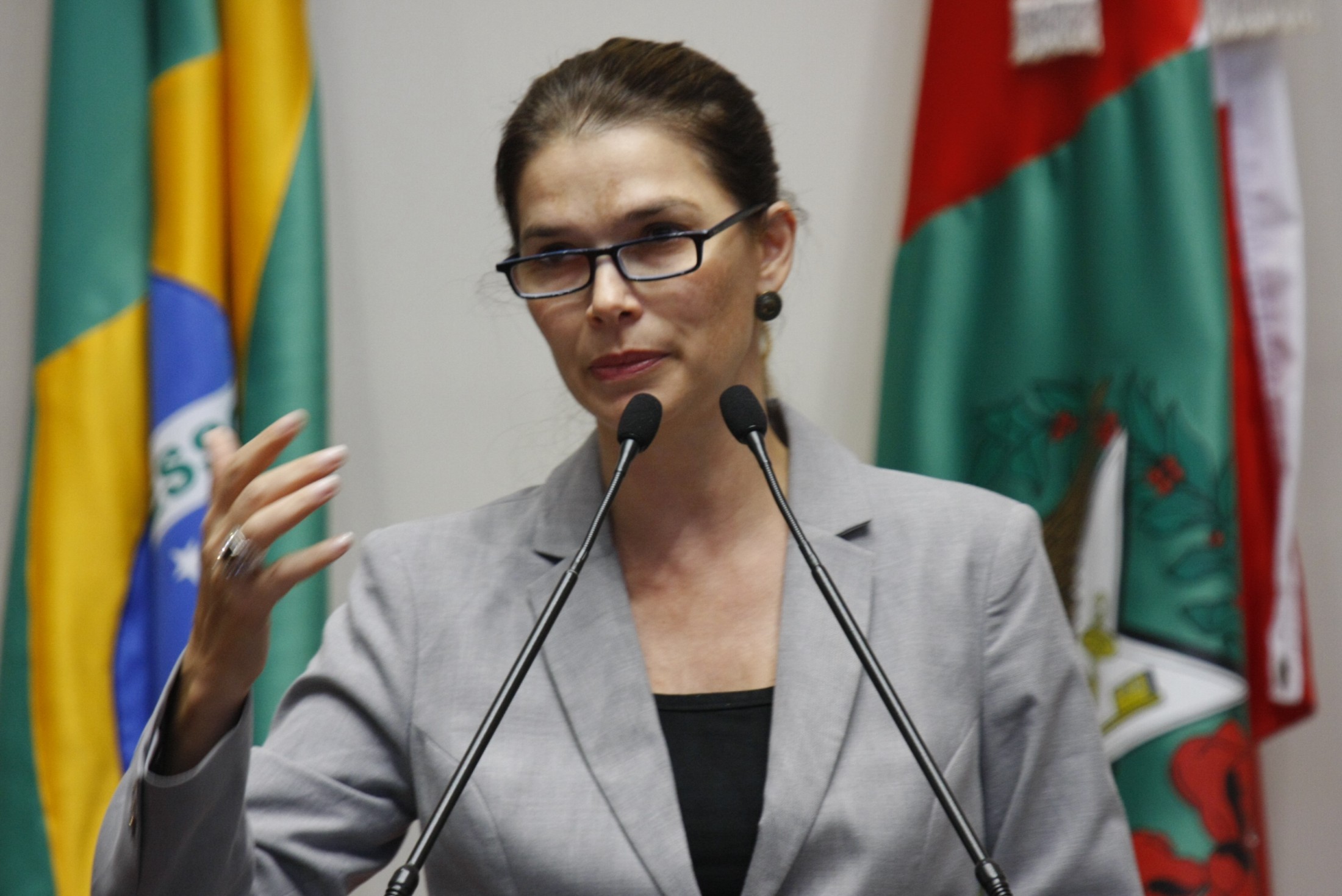 Deputada Angela Albino (PCdoB)