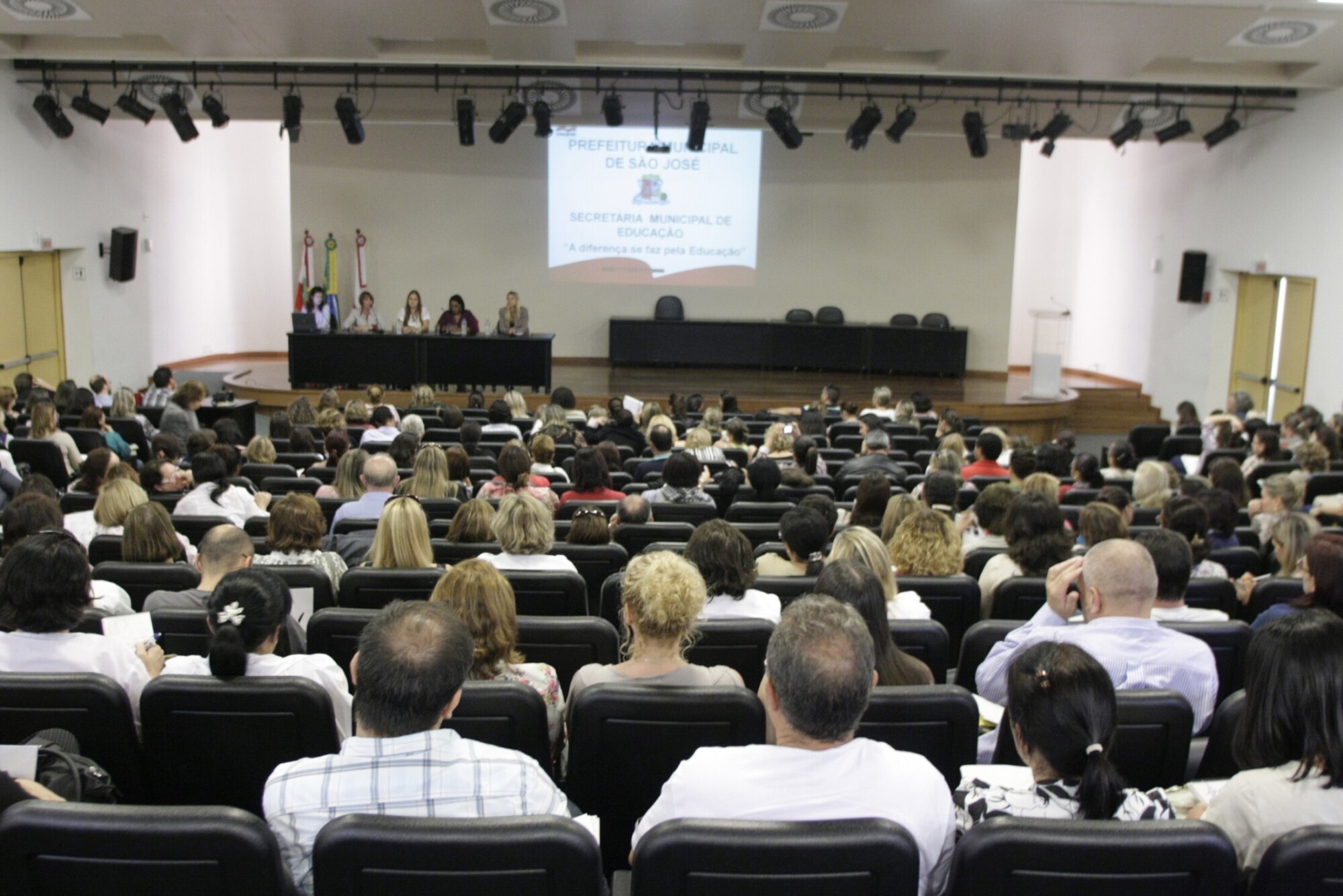 Programas Escola Aberta e Segundo Tempo são debatidos no Encontro de Educação Integral