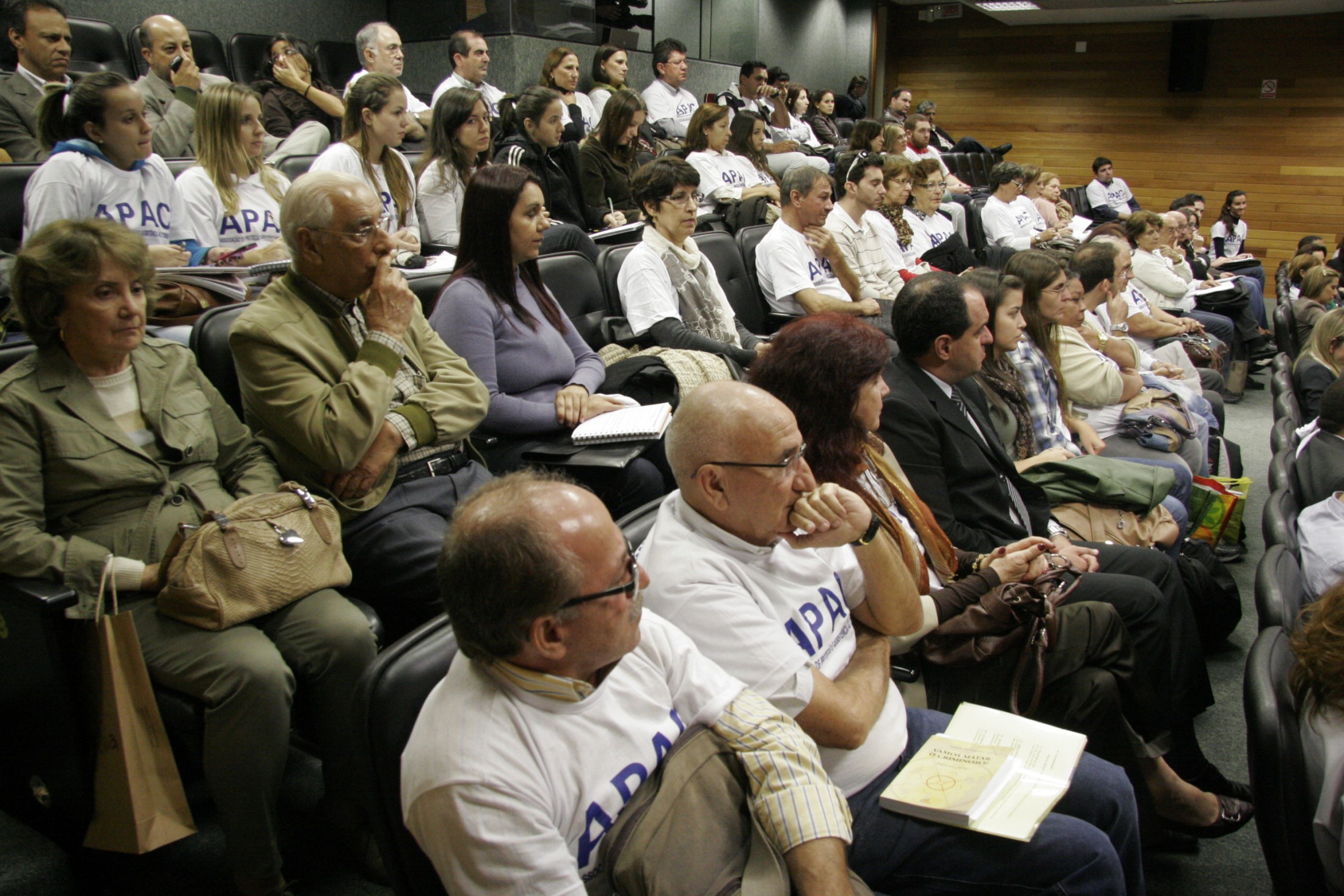 Audiência Pública sobre A Instalação e Divulgação da Associação de Proteção e Assistência aos Condenados - APAC em Florianópolis