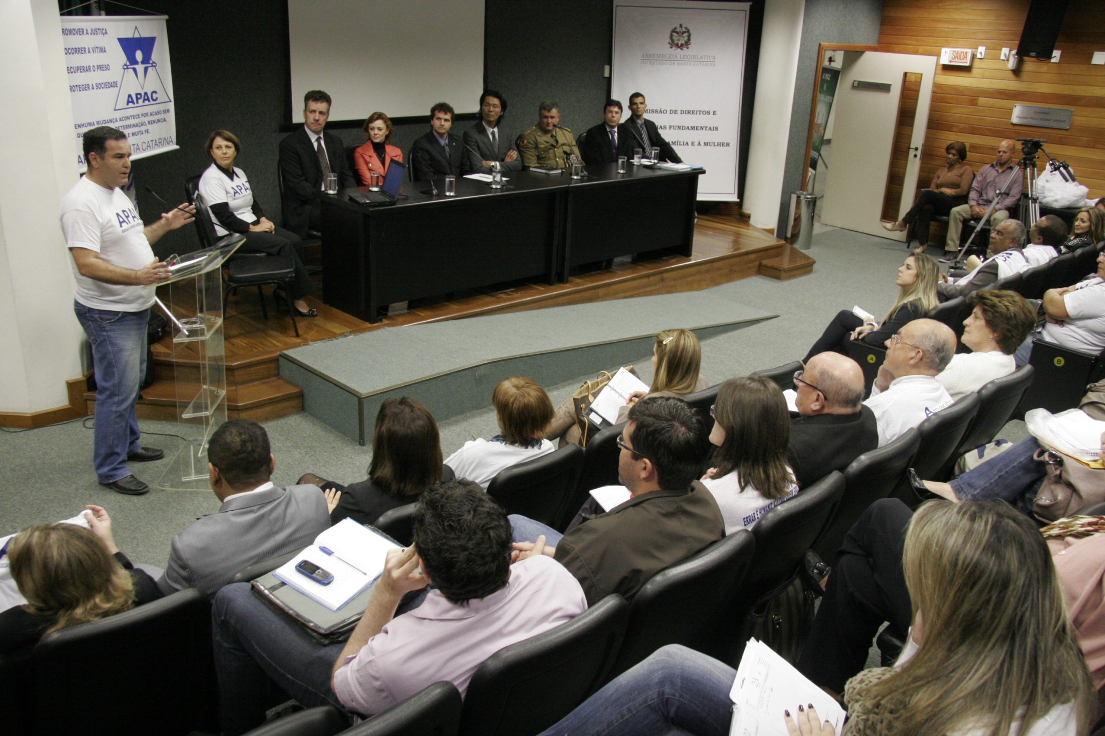 Audiência Pública sobre A Instalação e Divulgação da Associação de Proteção e Assistência aos Condenados - APAC em Florianópolis